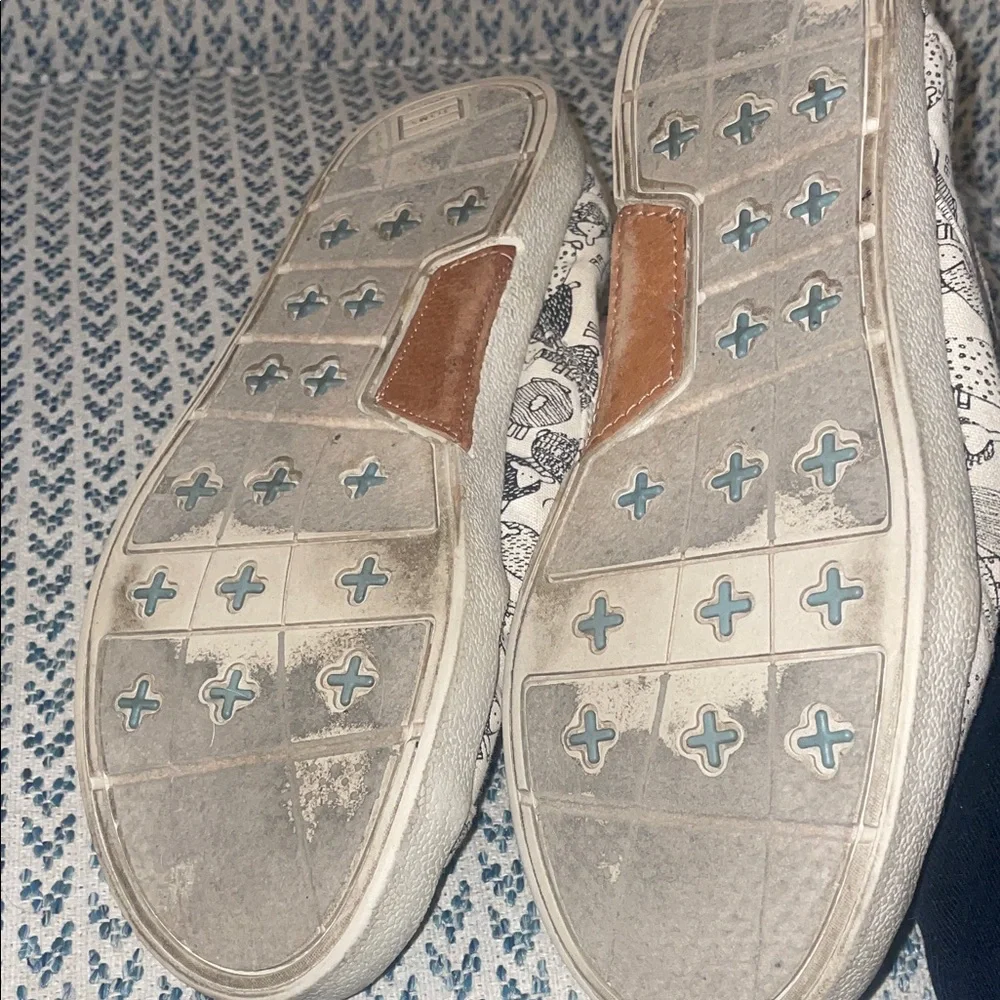 Toms White and Black Patterned Sneakers